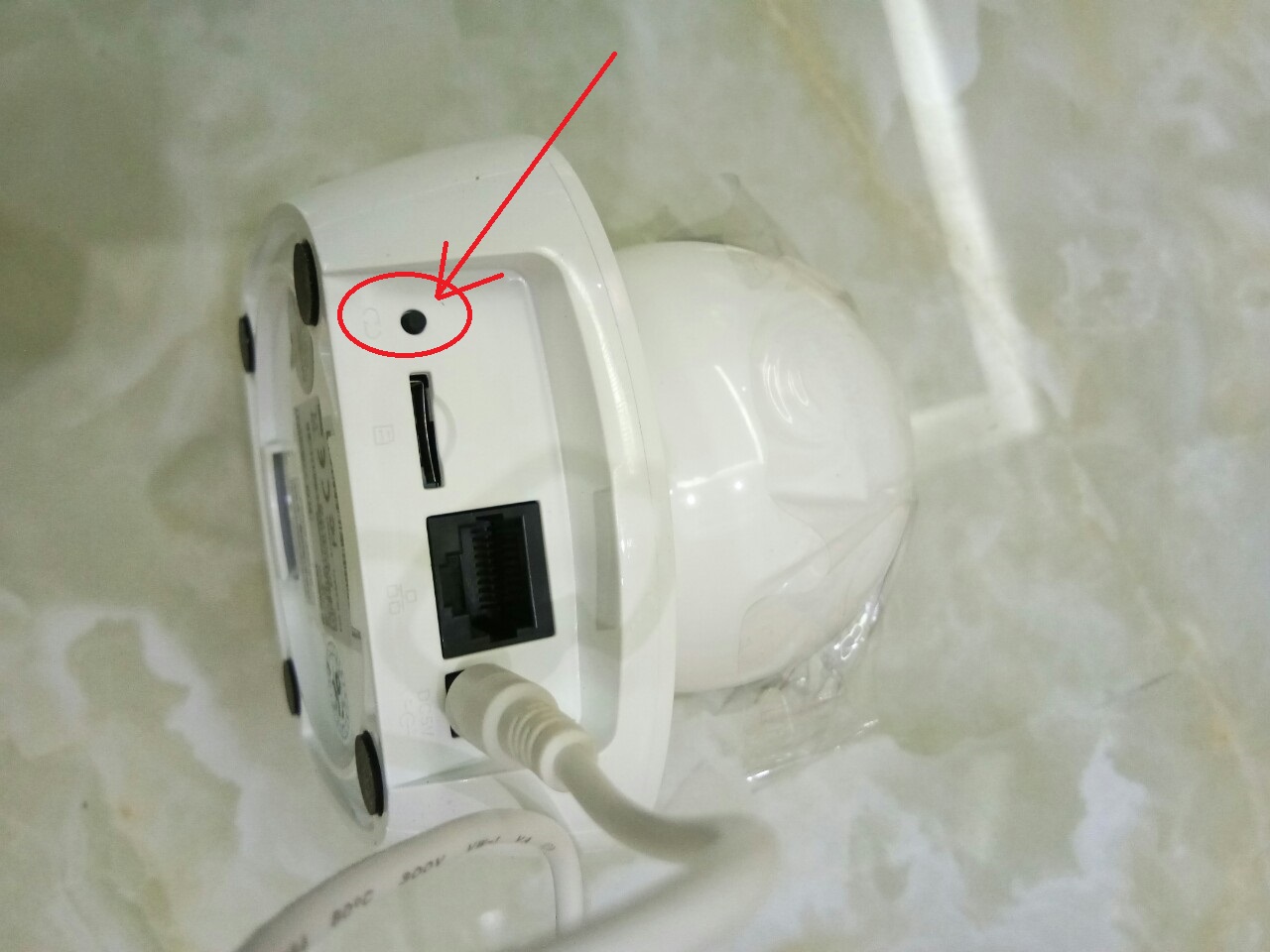 VỊ TRÍ NÚT RESET