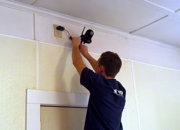 Tiến hành đi dây cho hệ thống camera quan sát