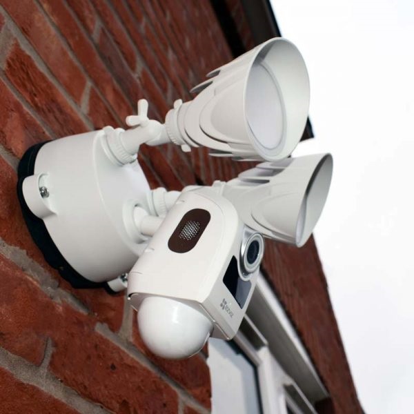 Camera Wifi Ezviz CS-LC1-A0 2MP-Đèn Trợ Sáng 18m 6