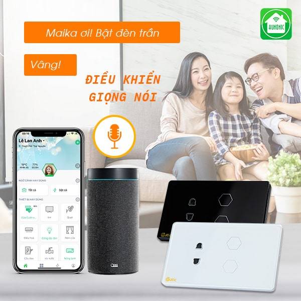 Công Tắc Cảm Ứng Datic 2 Nút Kèm Ổ Cắm Màu Đen